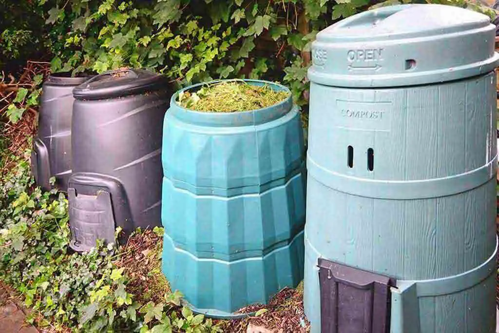 How to Choose a Composter